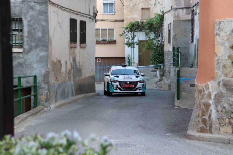Tomás Vallés y Sira Poblador los mejores aragoneses en el VIII Rallye Mudéjar Ciudad de Teruel, sextos de la general
